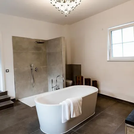 Rosenchalet * Leinach