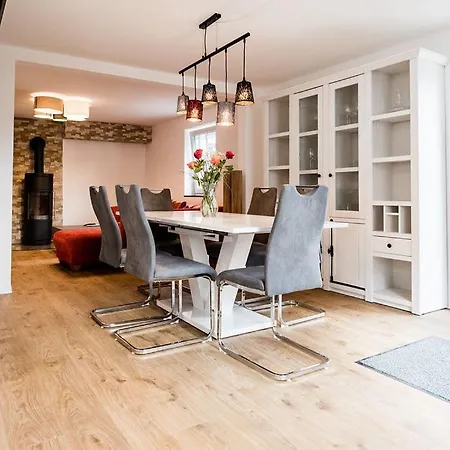 Rosenchalet Vakantiehuis *